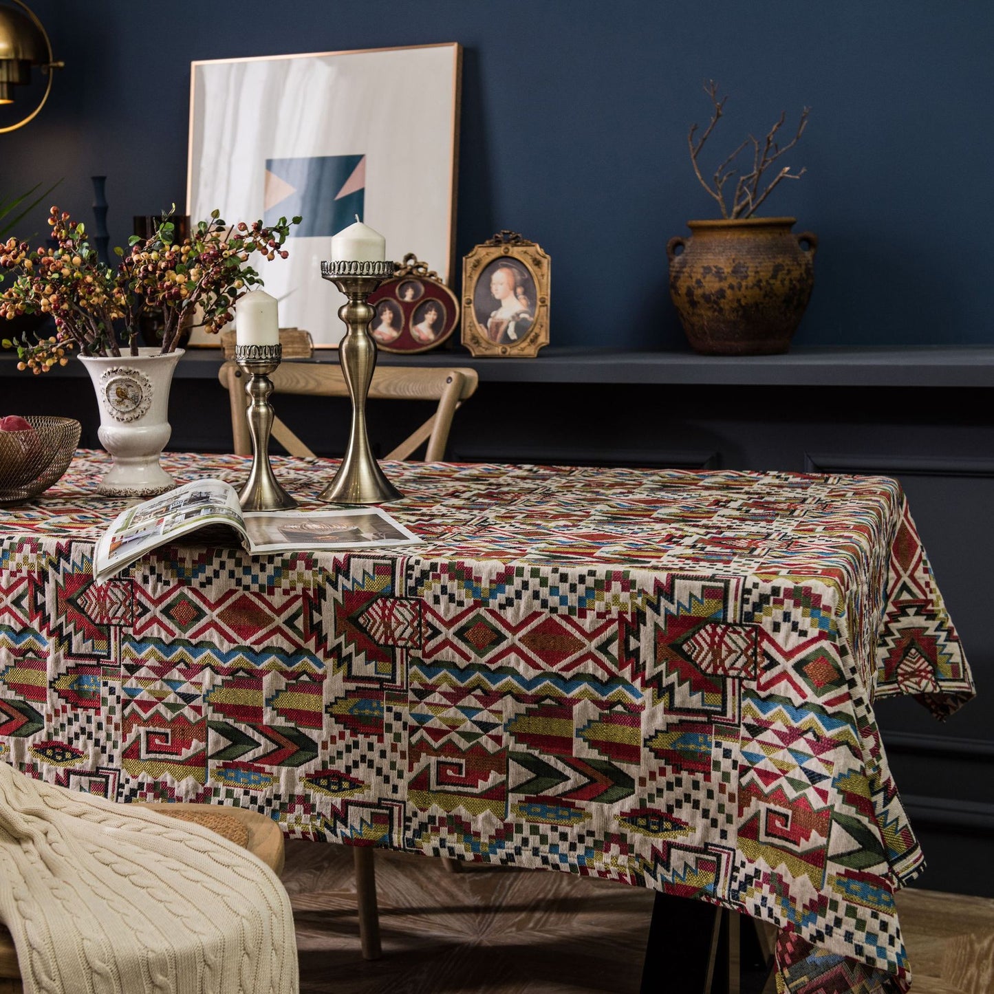 Southwestern-Inspired Jacquard Tablecloth – Heritage Patterns, Modern Dining Elegance