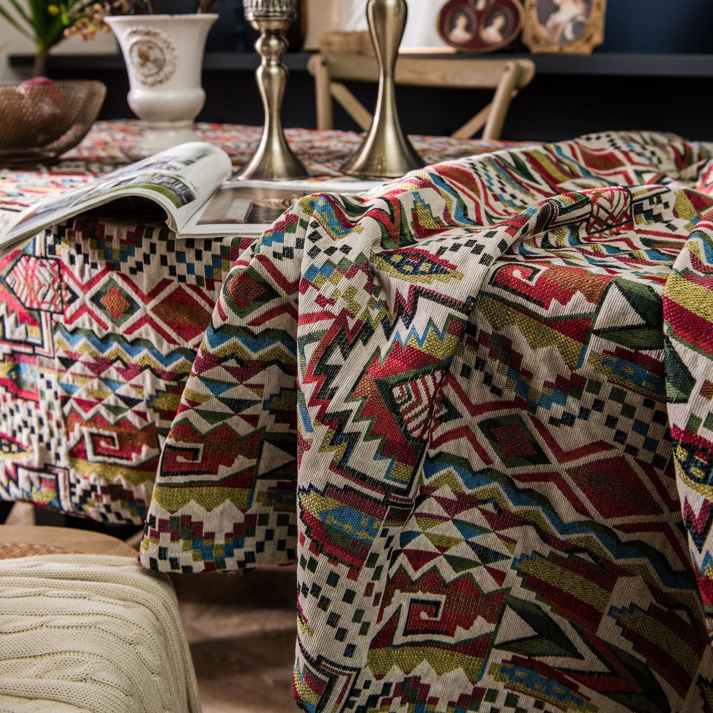 Southwestern-Inspired Jacquard Tablecloth – Heritage Patterns, Modern Dining Elegance